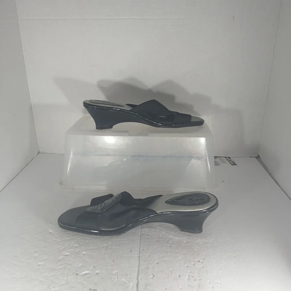 LifeStride Freedom Wedge Sandals 8M Black Soft System Low Heel Slides Studded